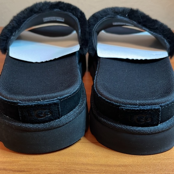 UGG Slides - Picture 3 of 6